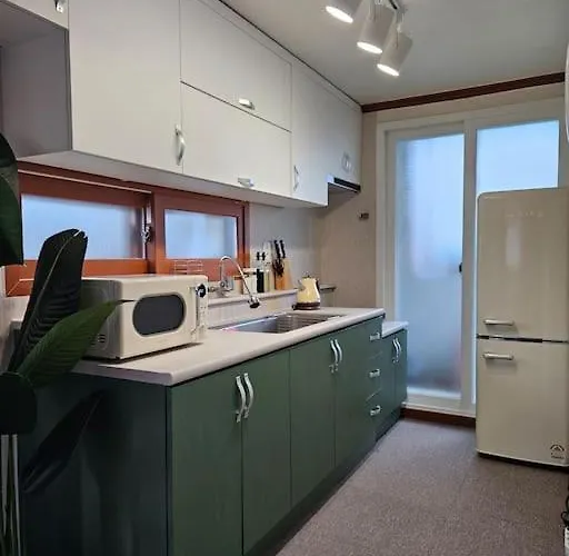 Comfy Seoul-near Kspo Dome, Lotte World, Olympic Park, Coex, 3rooms4beds, 6people *